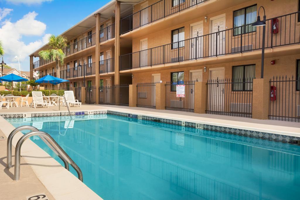 Ferry Pass Days Inn Pensacola North المظهر الخارجي الصورة